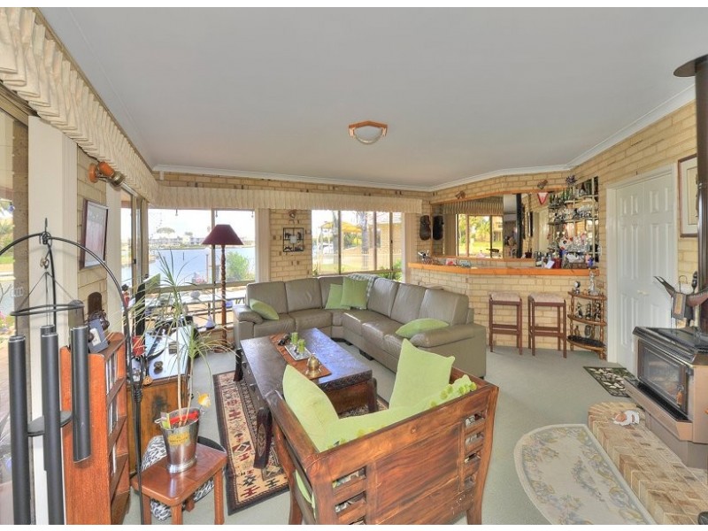 35 Blackwood Parade, Dudley Park WA 6210