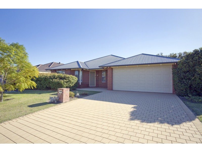 7 Jolly Rambler Blvd, Ravenswood WA 6208