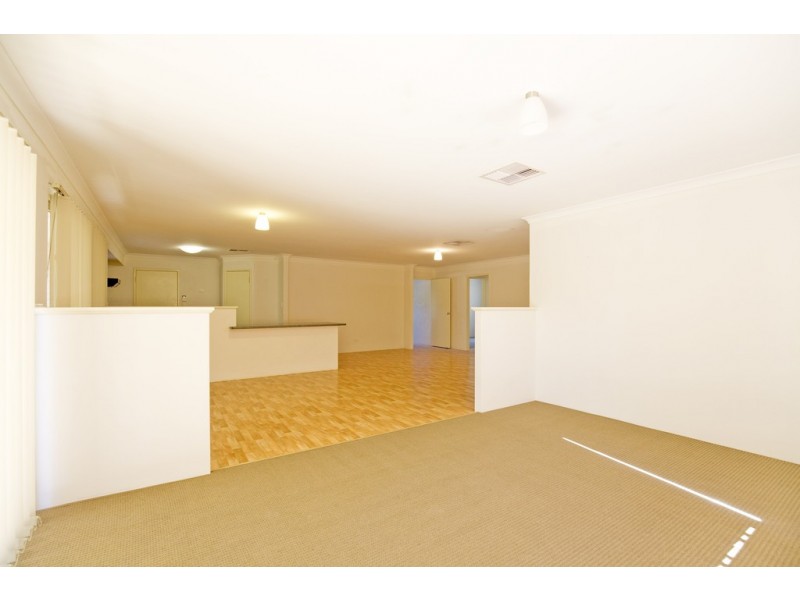 7 Jolly Rambler Blvd, Ravenswood WA 6208