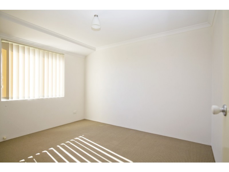 7 Jolly Rambler Blvd, Ravenswood WA 6208