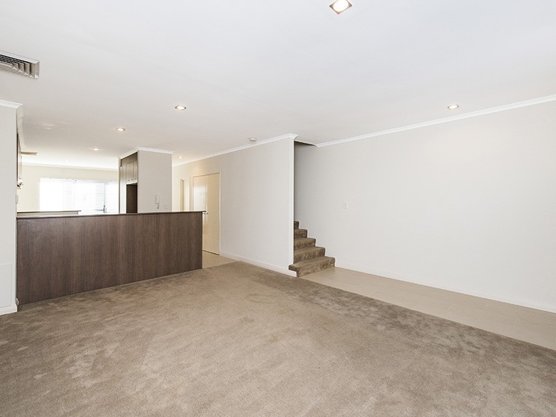 2/5 Bower Drive, Erskine WA 6210