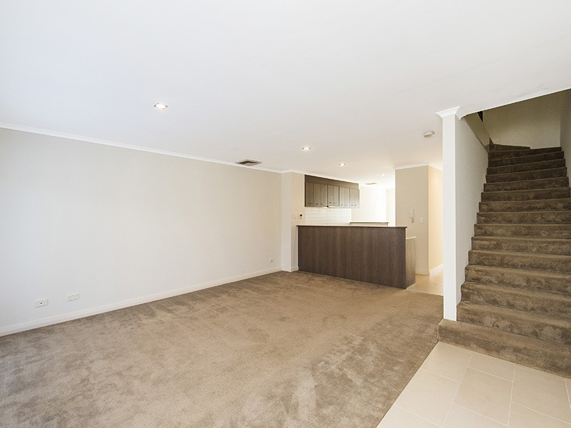 2/5 Bower Drive, Erskine WA 6210