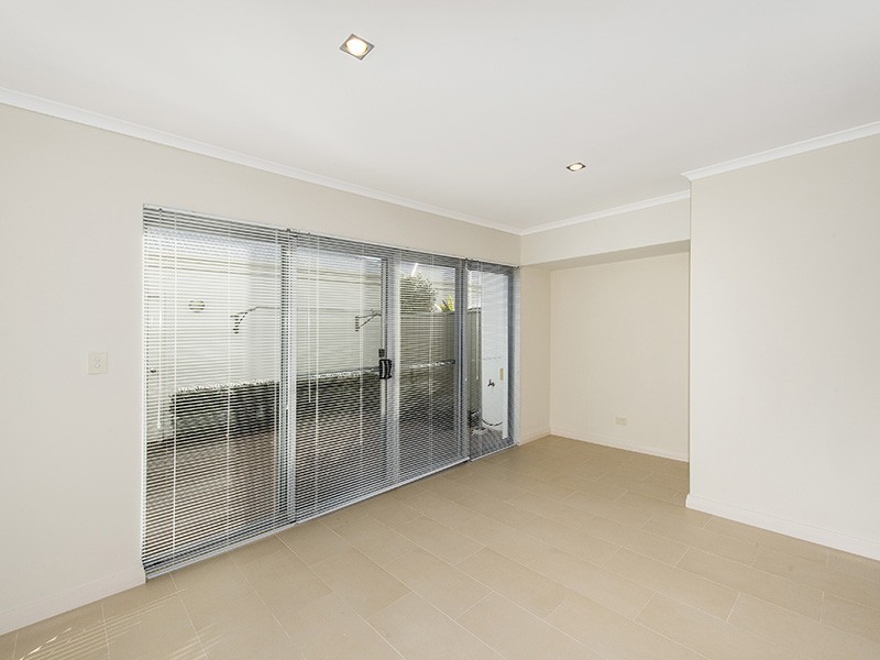 2/5 Bower Drive, Erskine WA 6210