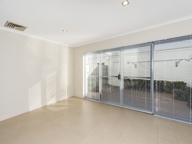 2/5 Bower Drive, Erskine WA 6210