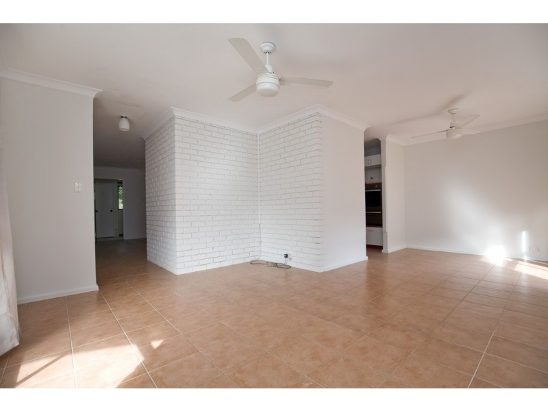 1/2 Yamba Court, Halls Head WA 6210