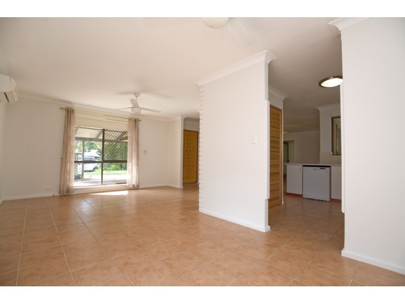 1/2 Yamba Court, Halls Head WA 6210