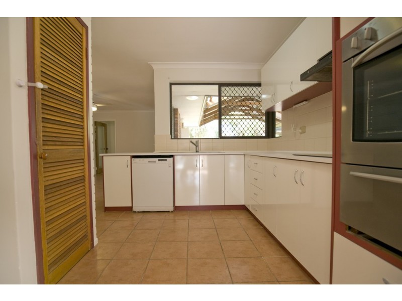 1/2 Yamba Court, Halls Head WA 6210