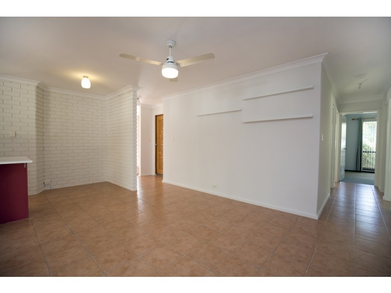1/2 Yamba Court, Halls Head WA 6210