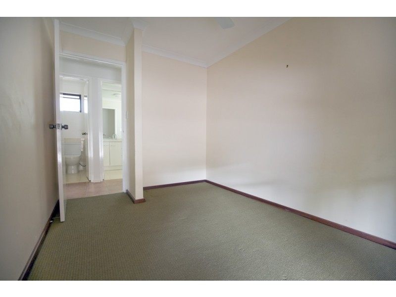 1/2 Yamba Court, Halls Head WA 6210