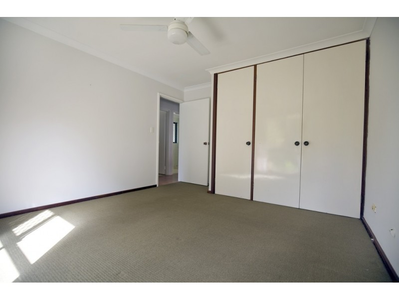1/2 Yamba Court, Halls Head WA 6210