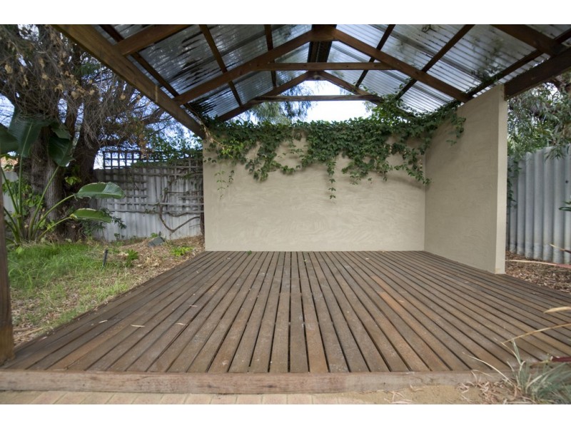 1/2 Yamba Court, Halls Head WA 6210