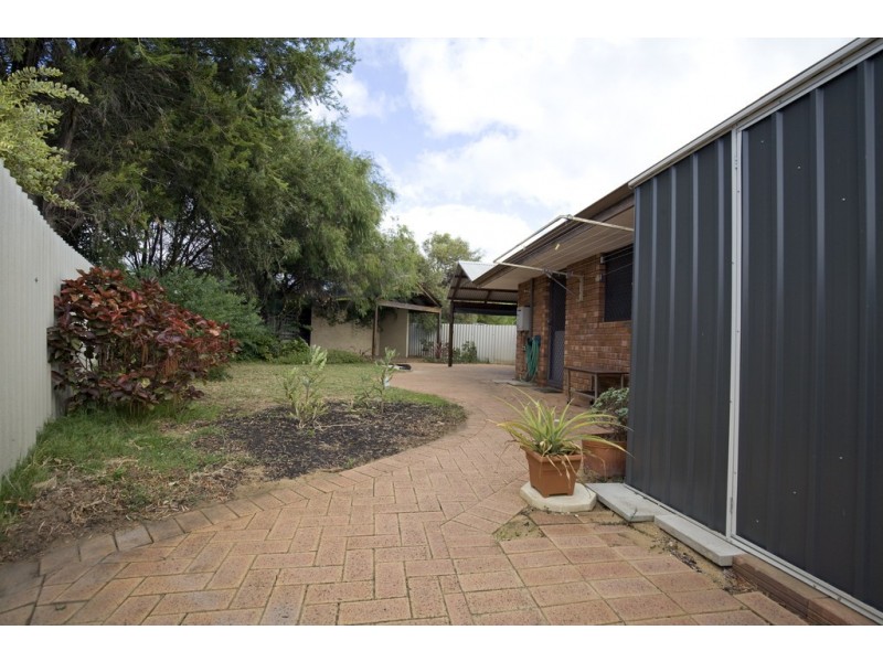 1/2 Yamba Court, Halls Head WA 6210