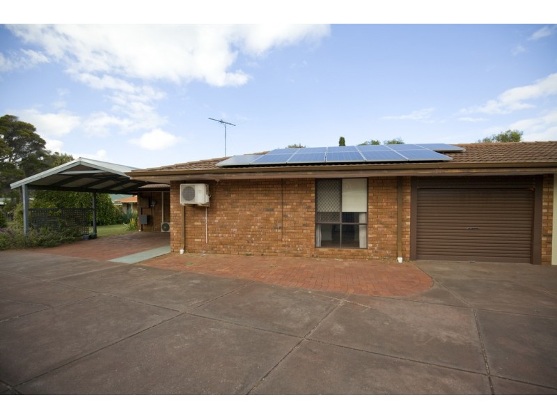 1/2 Yamba Court, Halls Head WA 6210