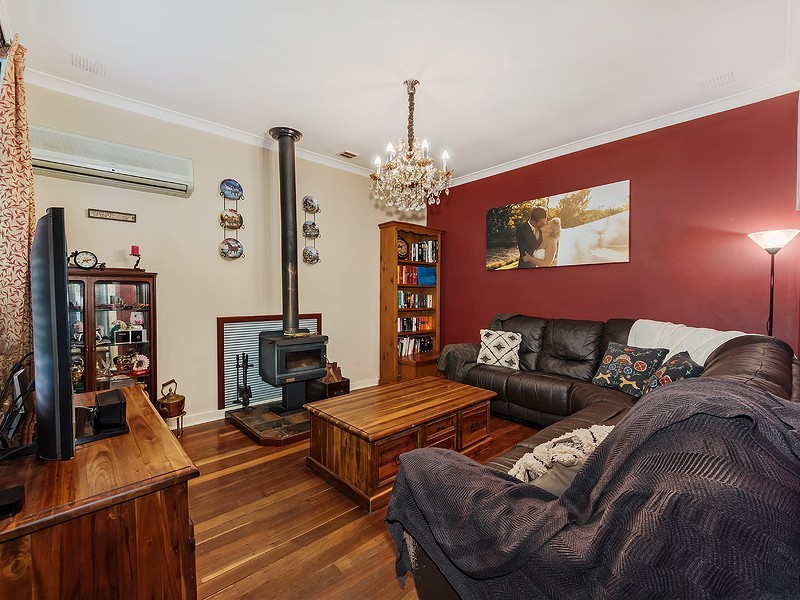 9 Brady Street, Jarrahdale WA 6124