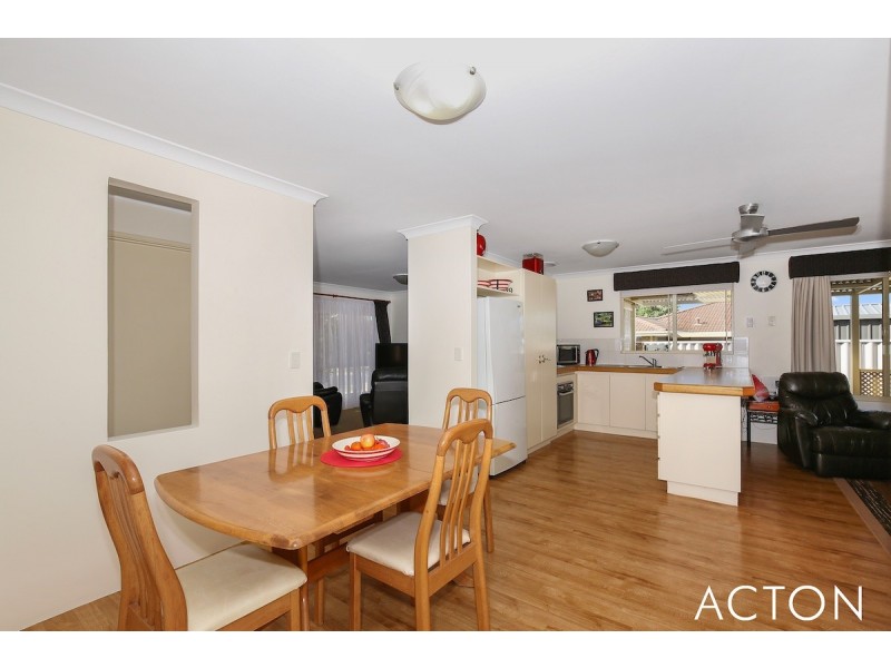 4 Dover Street, Greenfields WA 6210