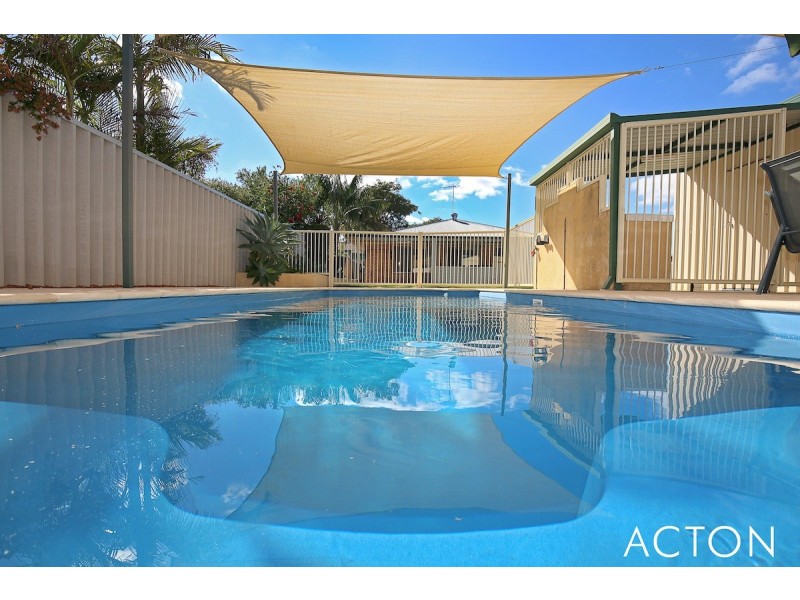 4 Dover Street, Greenfields WA 6210