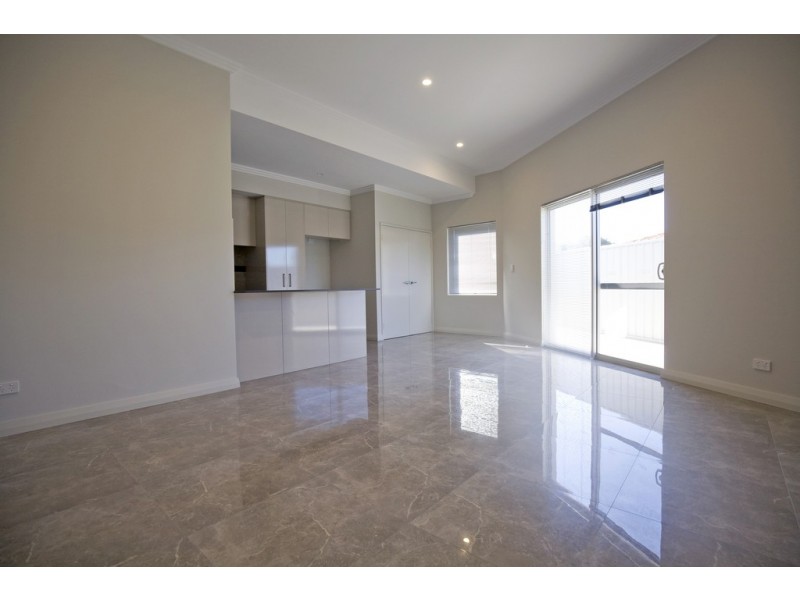 2/135B Ormsby Terrace, Silver Sands WA 6210