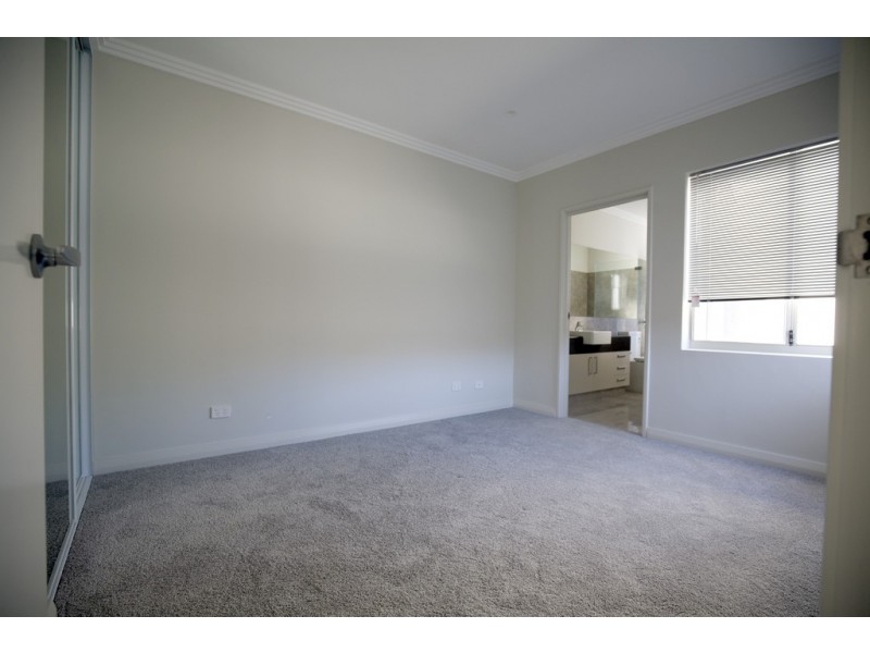 2/135B Ormsby Terrace, Silver Sands WA 6210