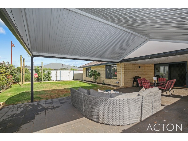 32 Camden Way, Meadow Springs WA 6210