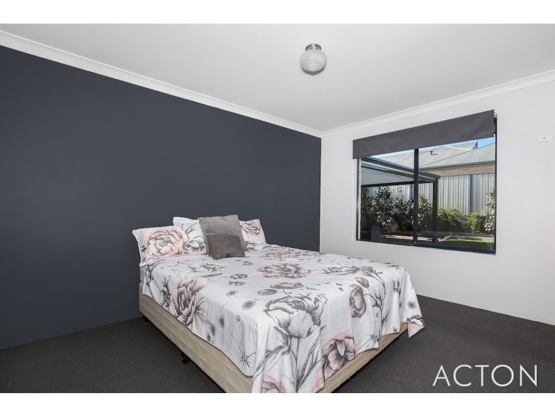 32 Camden Way, Meadow Springs WA 6210