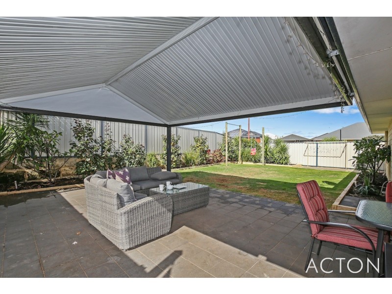 32 Camden Way, Meadow Springs WA 6210
