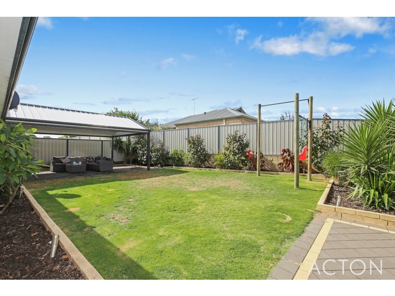 32 Camden Way, Meadow Springs WA 6210