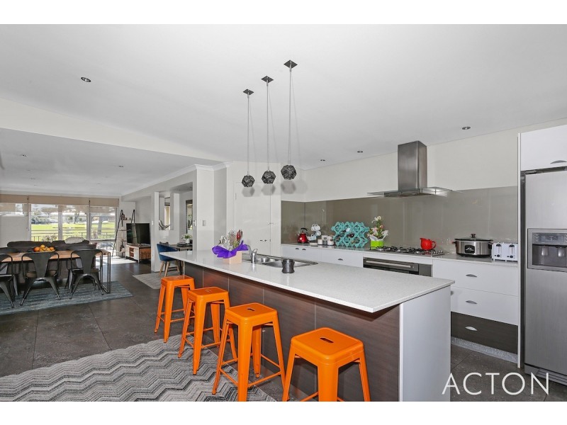 13 Mandjar Lane, Wannanup WA 6210