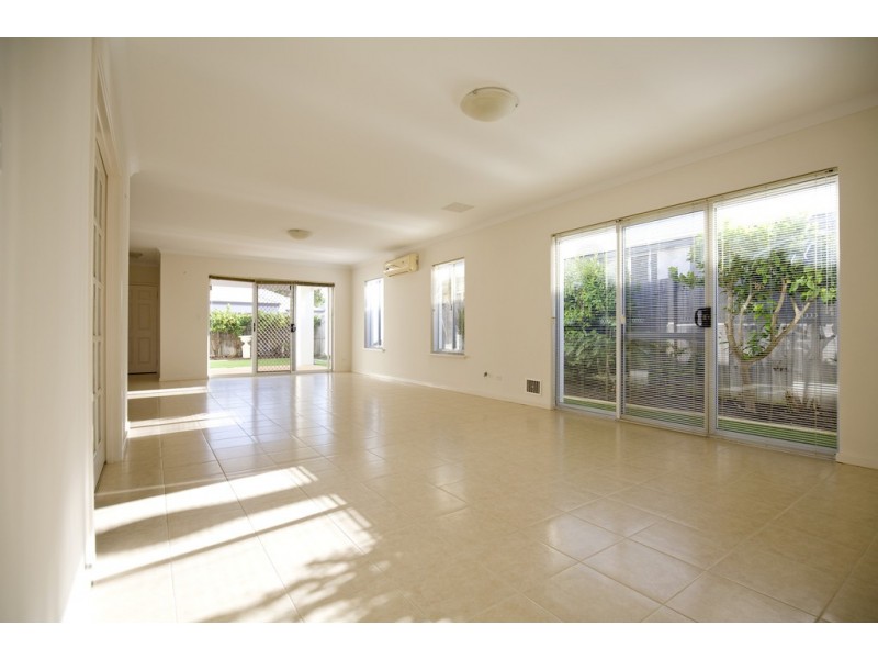 29 Pacifica Way, Dudley Park WA 6210