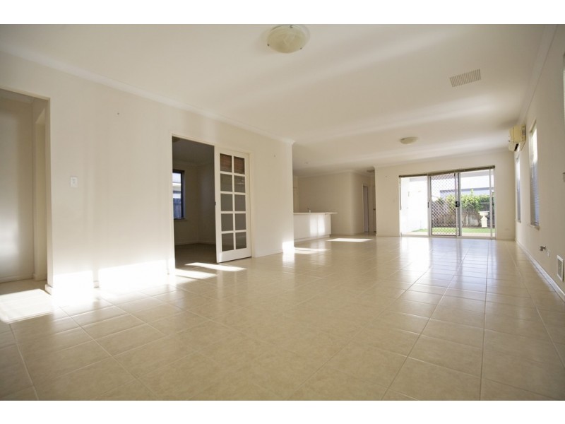 29 Pacifica Way, Dudley Park WA 6210