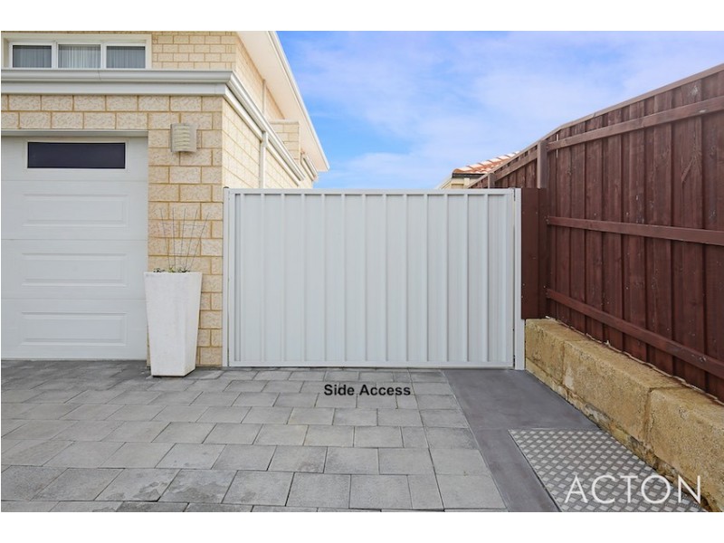 4 Torwood Edge, Halls Head WA 6210