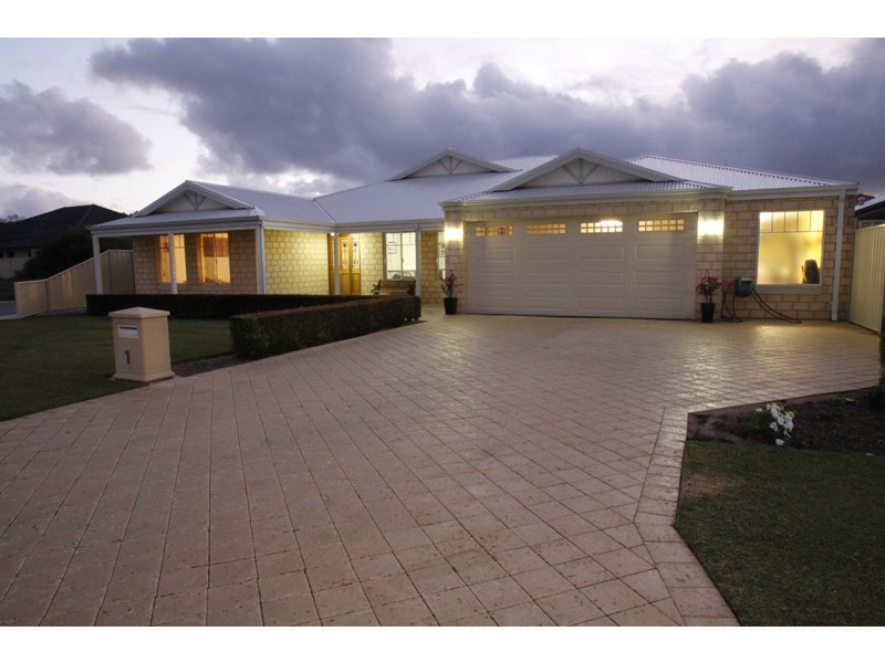 1 Harvest Chase, Madora Bay WA 6210