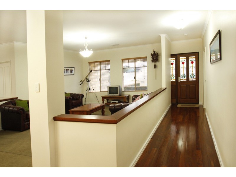 1 Harvest Chase, Madora Bay WA 6210