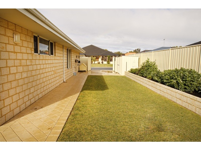 1 Harvest Chase, Madora Bay WA 6210