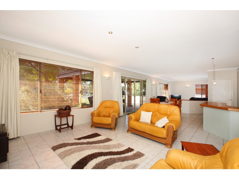 96 Banksia Terrace, South Yunderup WA 6208