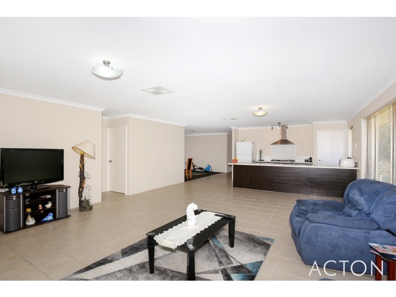 303 Pebble Beach Boulevard, Meadow Springs WA 6210