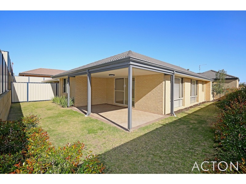 303 Pebble Beach Boulevard, Meadow Springs WA 6210