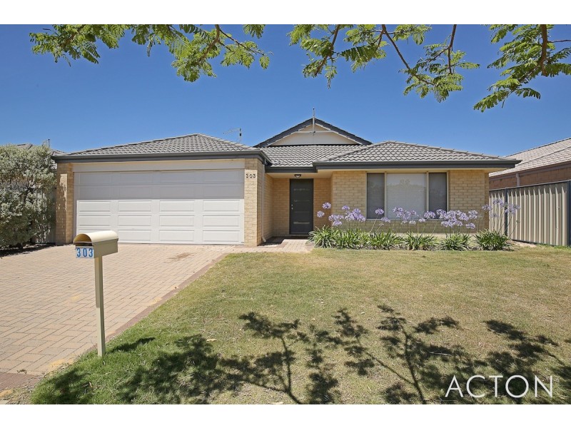 303 Pebble Beach Boulevard, Meadow Springs WA 6210