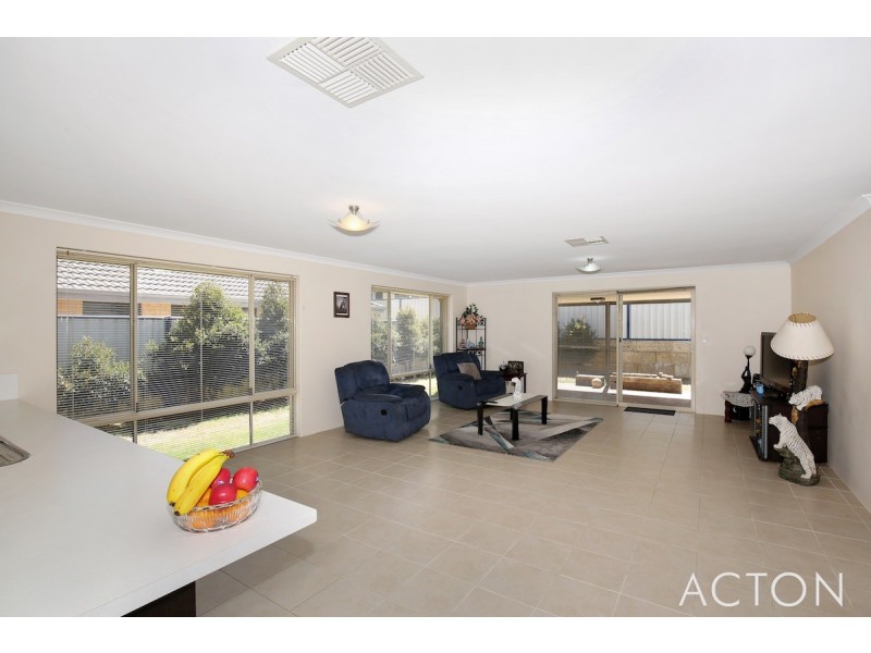 303 Pebble Beach Boulevard, Meadow Springs WA 6210