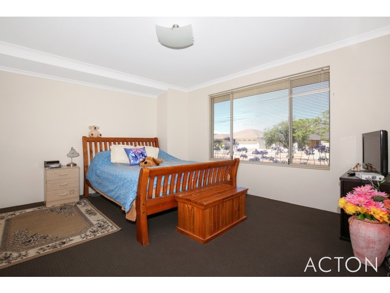 303 Pebble Beach Boulevard, Meadow Springs WA 6210