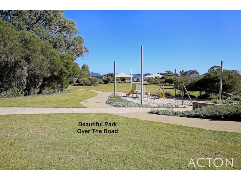 303 Pebble Beach Boulevard, Meadow Springs WA 6210