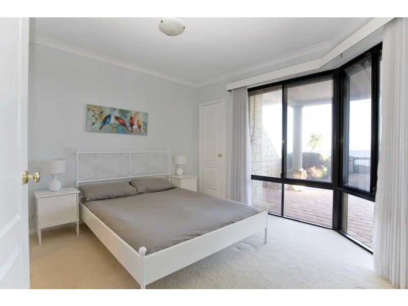 10B Pinnace Court, Halls Head WA 6210