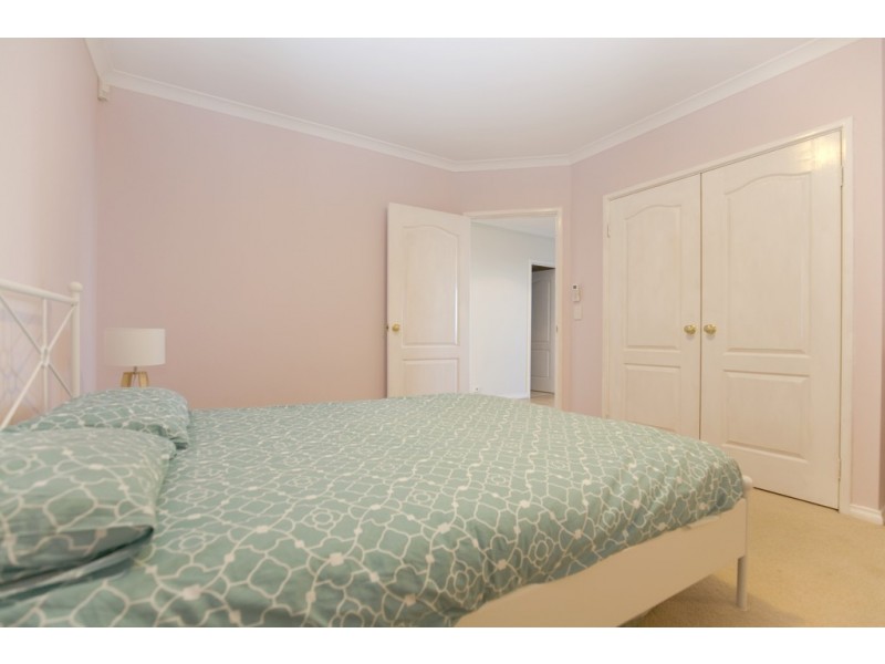 10B Pinnace Court, Halls Head WA 6210