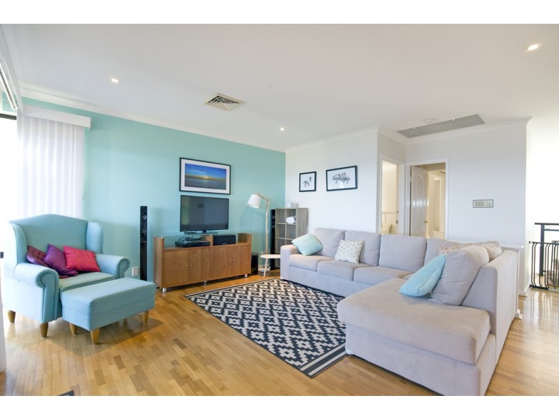 10B Pinnace Court, Halls Head WA 6210