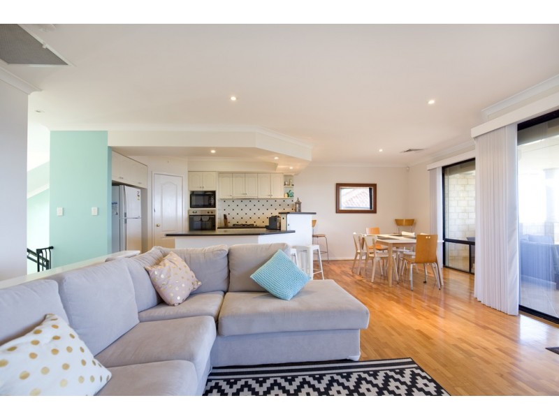 10B Pinnace Court, Halls Head WA 6210