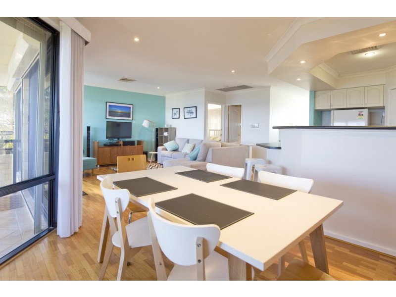 10B Pinnace Court, Halls Head WA 6210