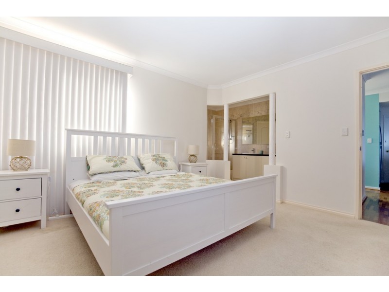 10B Pinnace Court, Halls Head WA 6210