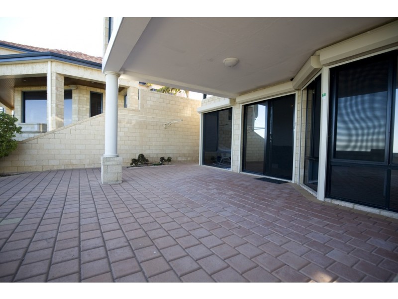 10B Pinnace Court, Halls Head WA 6210