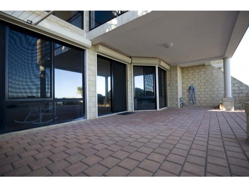10B Pinnace Court, Halls Head WA 6210