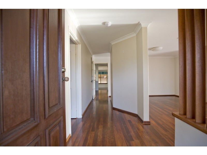 1 Silkwood Close, Halls Head WA 6210