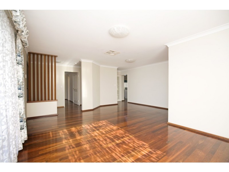 1 Silkwood Close, Halls Head WA 6210